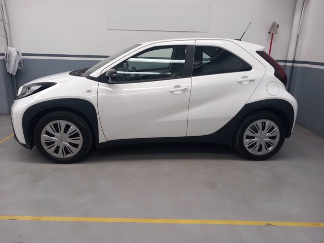 TOYOTA Aygo x 1.0 active 72cv s-cvt