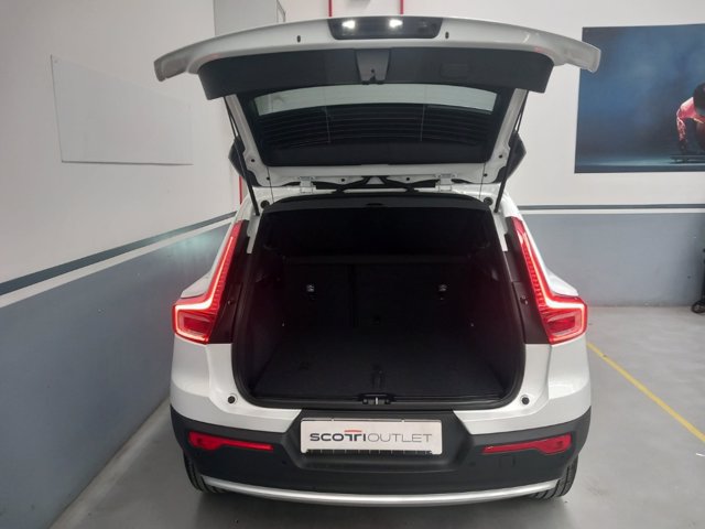 VOLVO Xc40 2.0 b3 essential auto