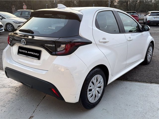 TOYOTA Yaris 1.5h active