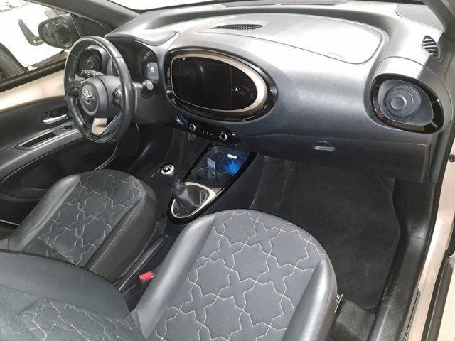 TOYOTA Aygo x 1.0 lounge 72cv
