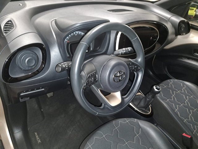 TOYOTA Aygo x 1.0 lounge 72cv