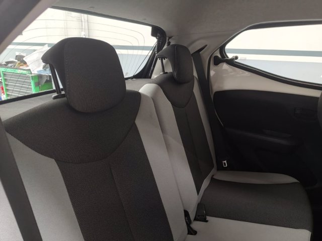 TOYOTA Aygo 5p 1.0 x-play my15