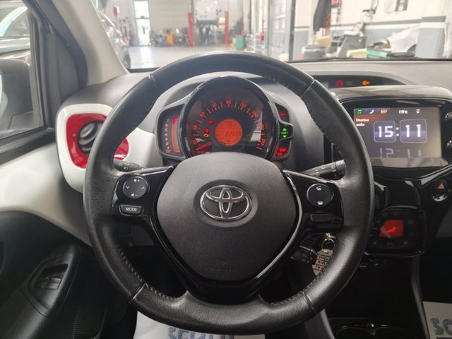 TOYOTA Aygo 5p 1.0 x-play my15