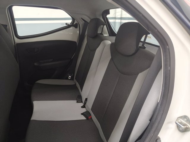 TOYOTA Aygo 5p 1.0 x-play my15