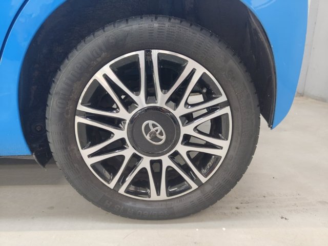 TOYOTA Aygo 5p 1.0 x-play 72cv