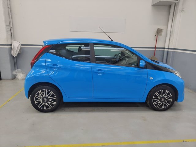 TOYOTA Aygo 5p 1.0 x-play 72cv