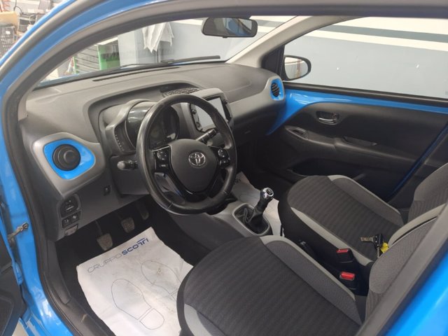 TOYOTA Aygo 5p 1.0 x-play 72cv