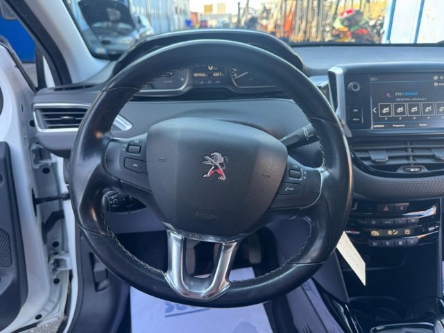 PEUGEOT 2008 BlueHDi 100 Allure