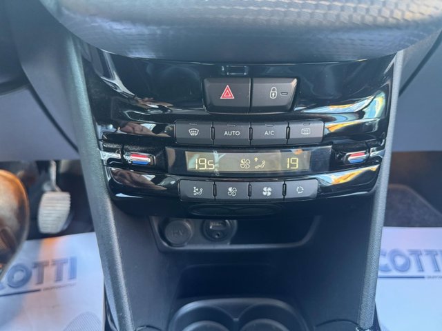 PEUGEOT 2008 BlueHDi 100 Allure