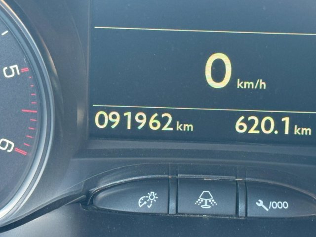 PEUGEOT 2008 BlueHDi 100 Allure