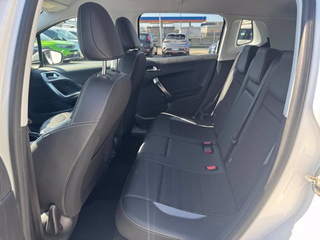 PEUGEOT 2008 BlueHDi 100 Allure