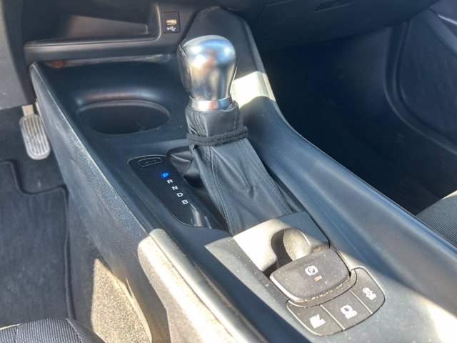 TOYOTA C-hr 1.8h business e-cvt