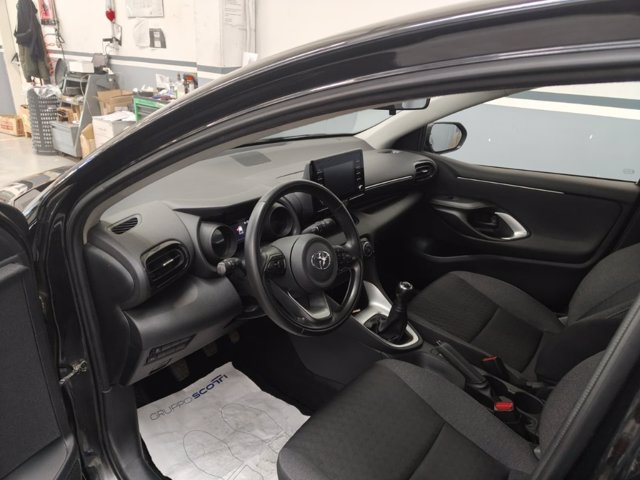 TOYOTA Yaris 1.0 trend