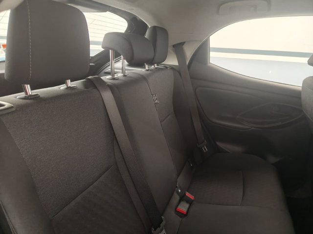 TOYOTA Yaris 1.5h trend