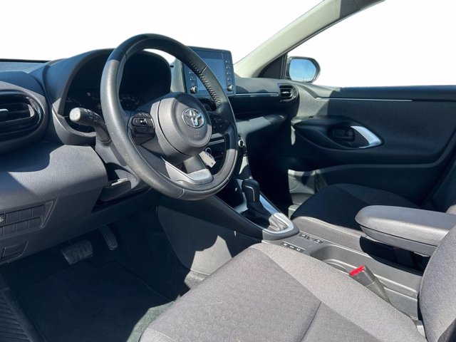 TOYOTA Yaris 1.5h active