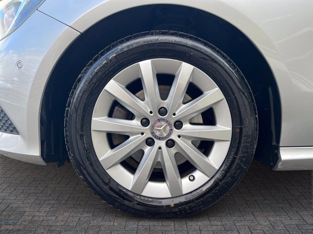 MERCEDES A 180 sport e6