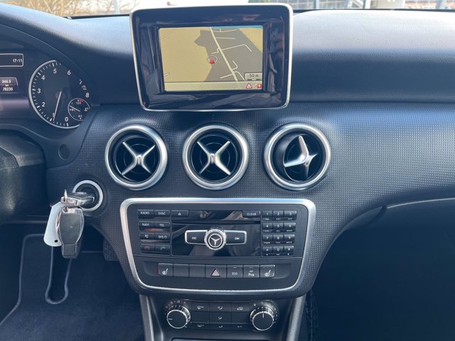 MERCEDES A 180 sport e6