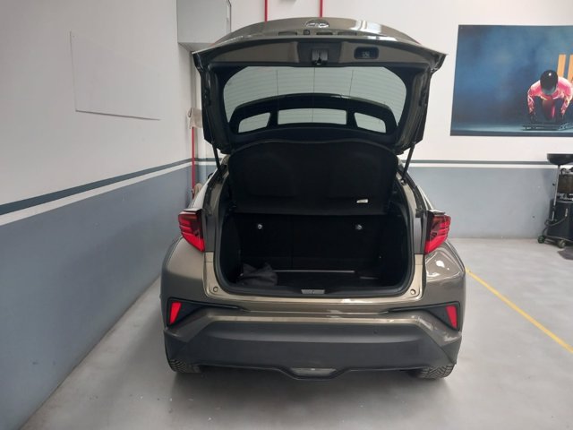 TOYOTA C-hr 1.8h trend e-cvt