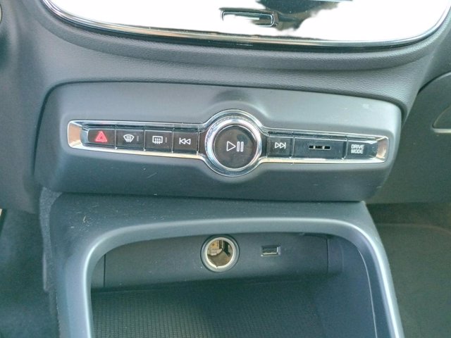 VOLVO Xc40 2.0 d3 momentum geartronic my20