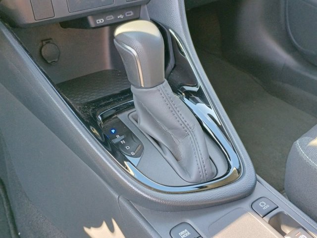 TOYOTA Yaris 1.5h trend