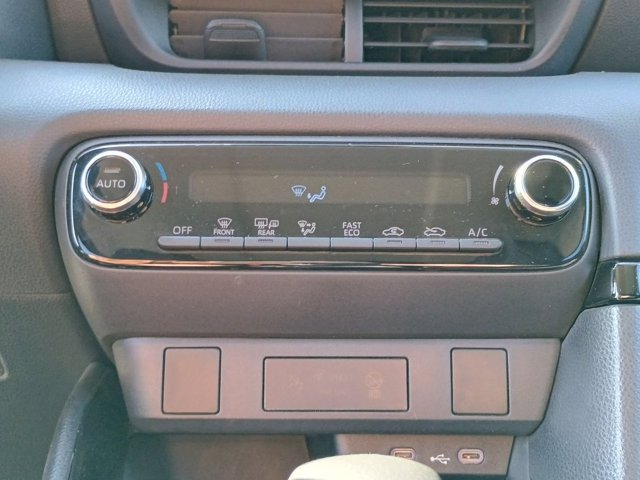 TOYOTA Yaris 1.5h trend