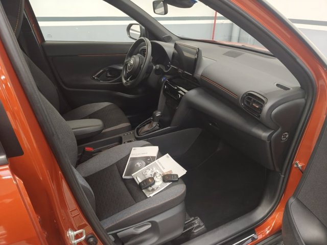 TOYOTA Yaris cross 1.5h orange edition fwd 116cv e-cvt
