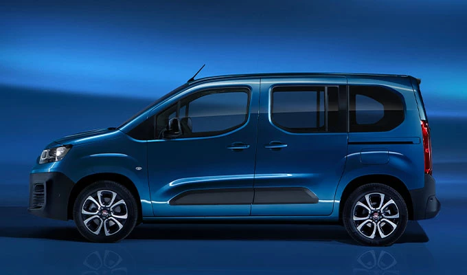 E Doblo Model Page Exteriors Sliding Doors Desktop 680X400