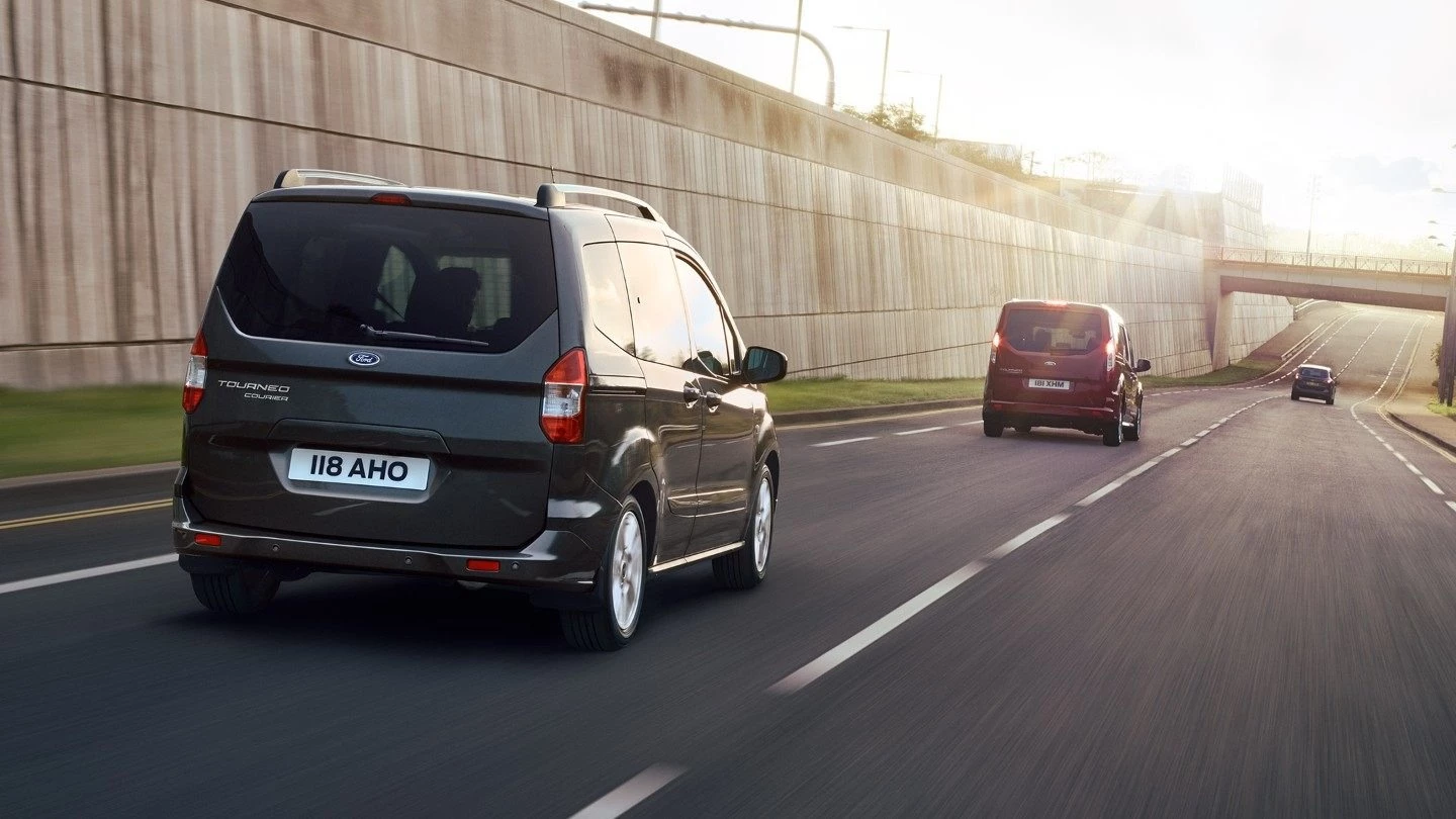 Ford Tourneo Courier 06